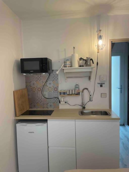 Charming Studio To Venelles 10 Minutes From Aix Exteriör bild